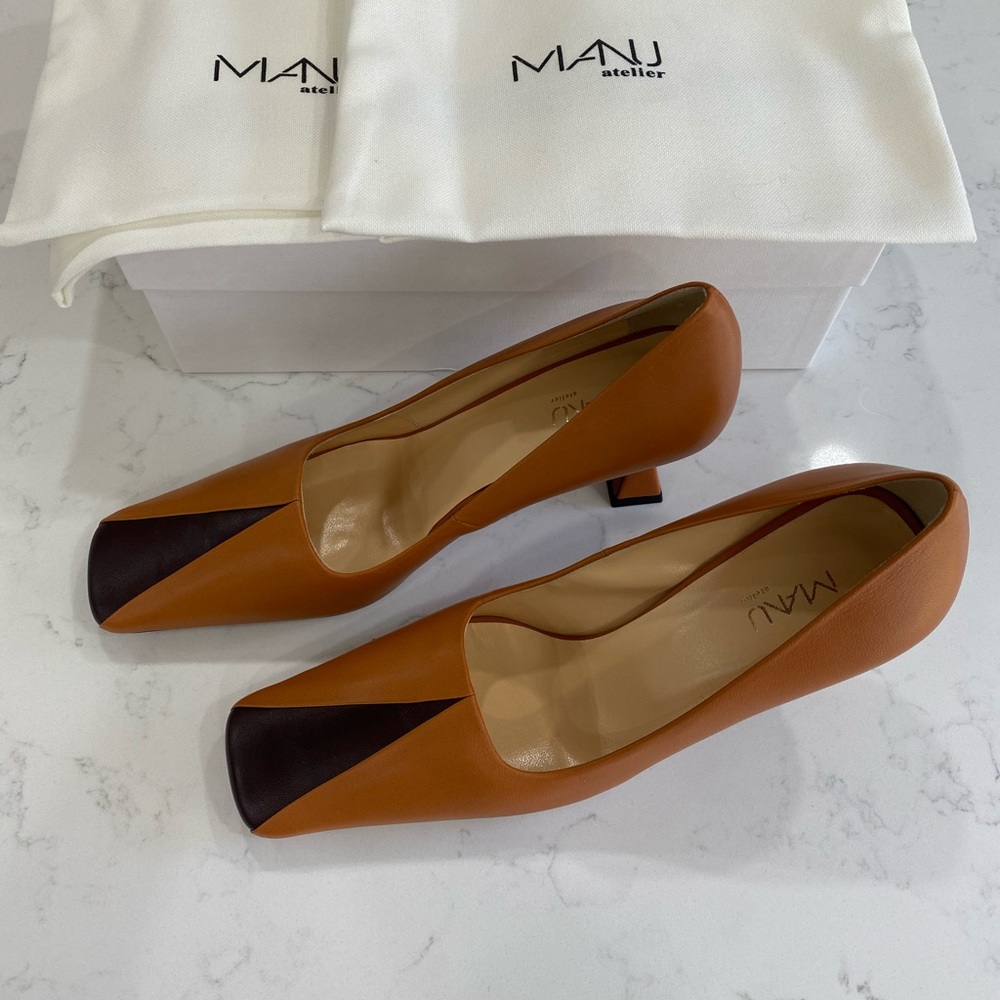 Manu Atelier Duck Pumps
